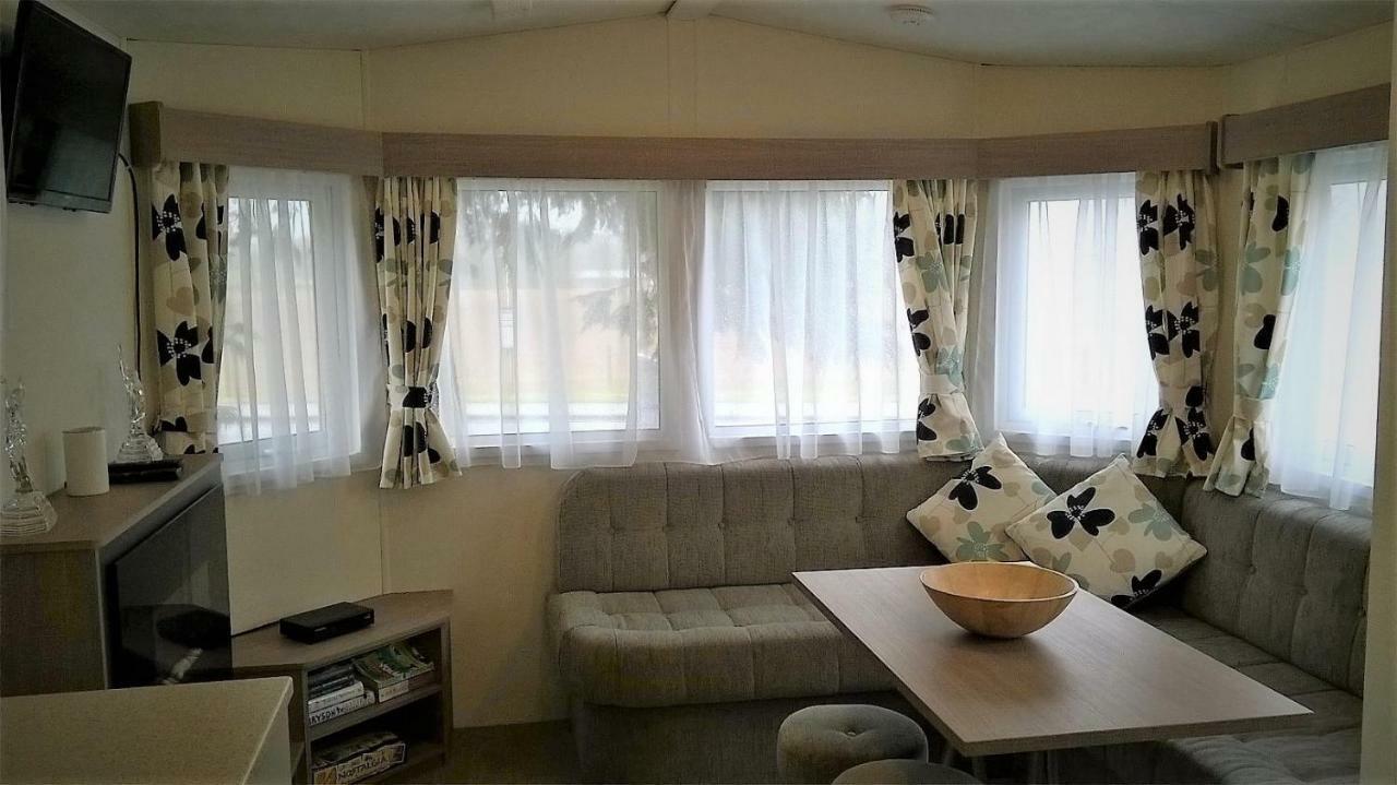 West Lodge Caravan Park Comrie Extérieur photo
